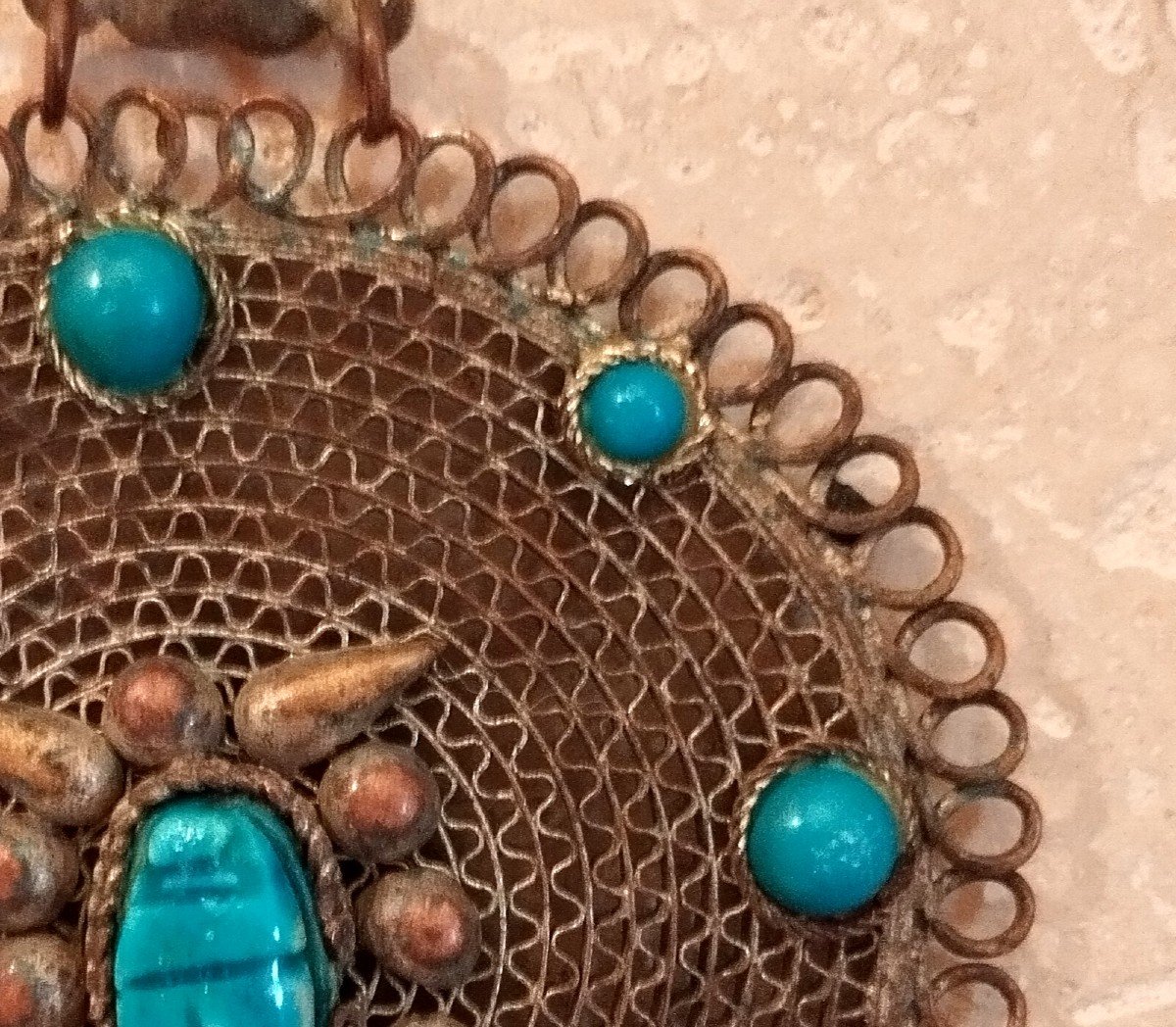 Pendentif en médaillon, turquoise, cuivre argenté, Turquie vers 1900 - 1920, bon état-photo-1