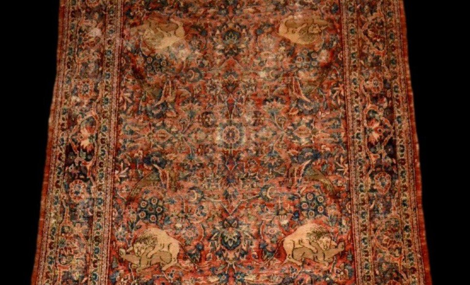 Isfahan Carpet, Hunting Scenes, 124 X 203 Cm, Hand-knotted Wool, Iran, Kadjar Dynasty, 19th Century-photo-1