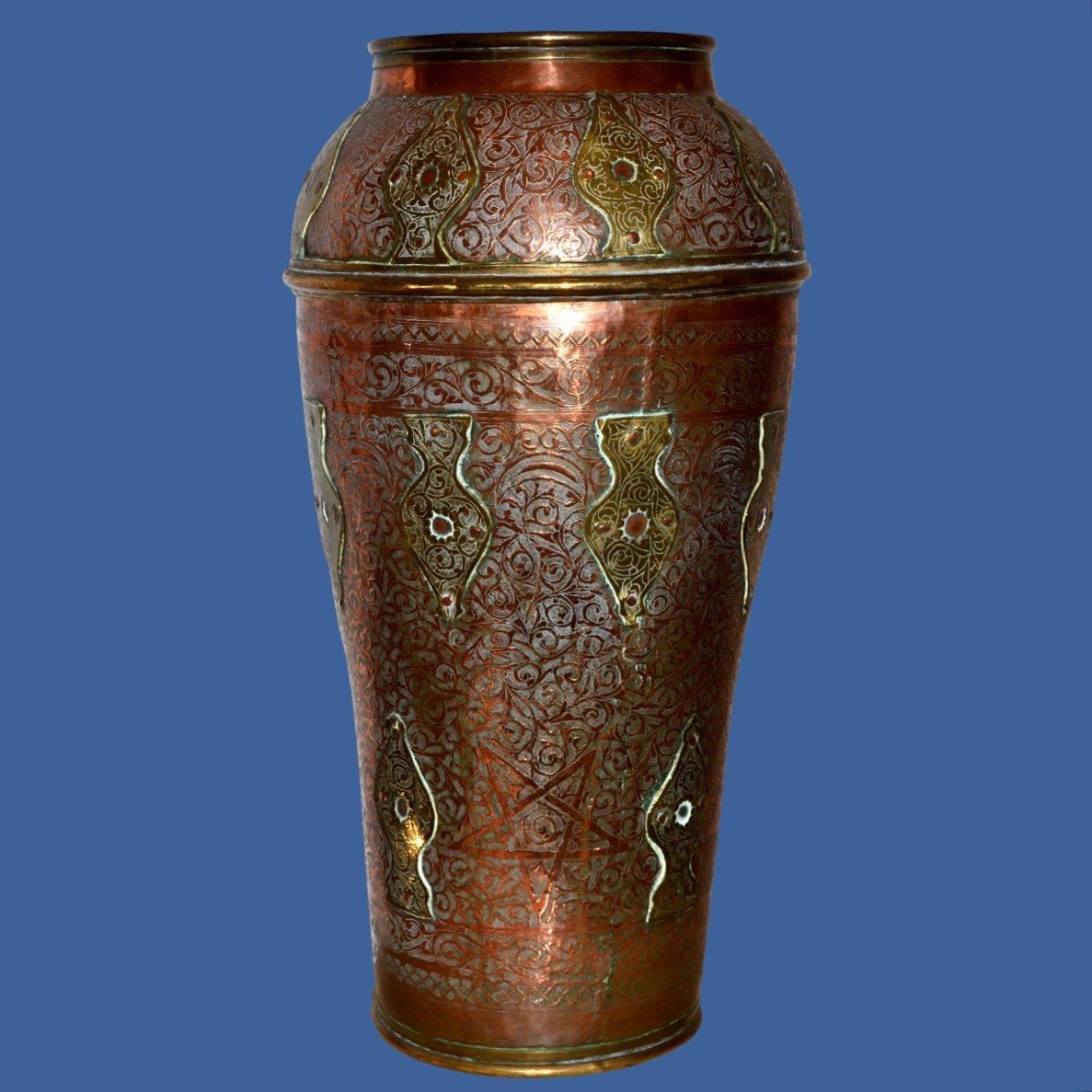 Vase oriental aux étoiles, Ht 46 cm, décor épigraphique , étoiles, laiton & cuivre, Maroc XIXè-photo-7