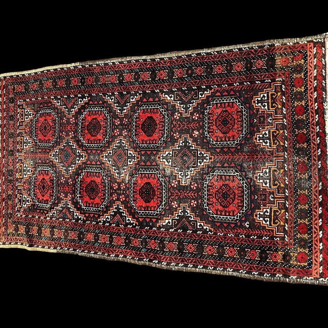 Tapis Baloutche, 95 x 158 cm, laine sur laine nouée main en Afghanistan, milieu du XXème Siècle-photo-1