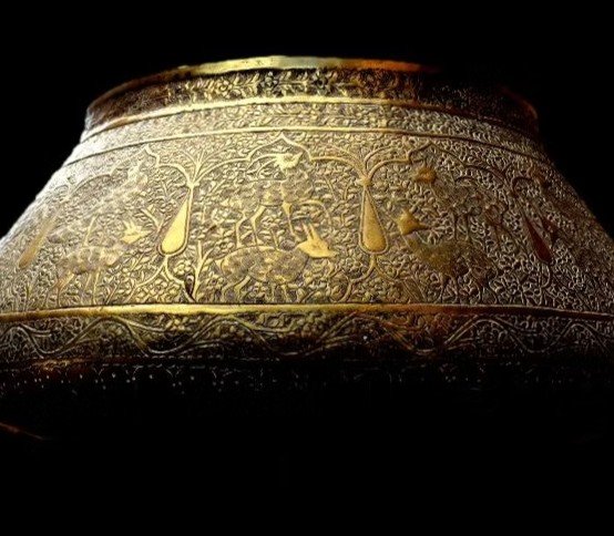 Indo-persian "tâs" Basin, Diam. 34 Cm, Calligraphy, Niches, Animals, Finely Chiseled, 19th Century-photo-2