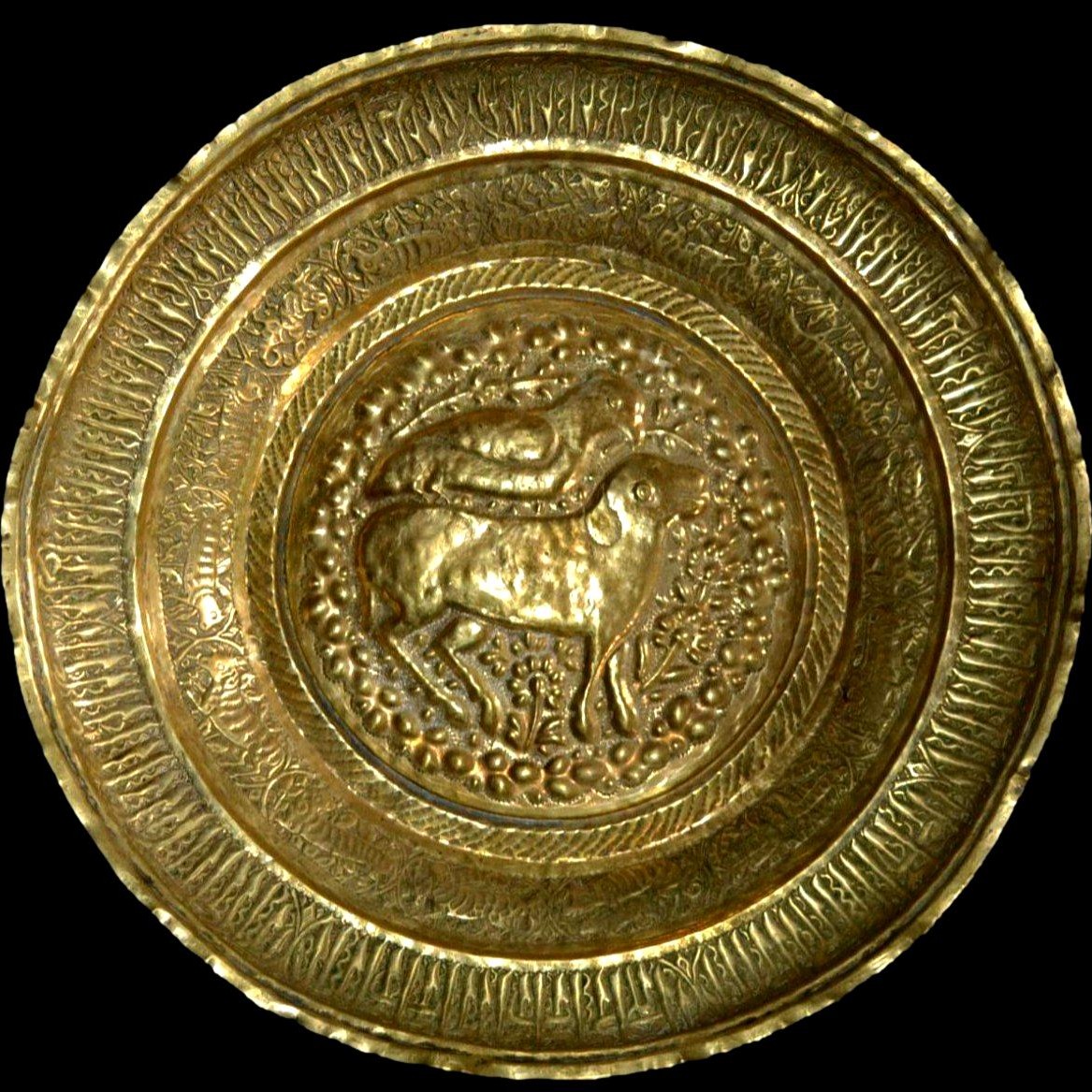 Plat au "lion solaire", Perse, XIXème siècle, diamètre 45 cm, travail au repoussé, collection-photo-2
