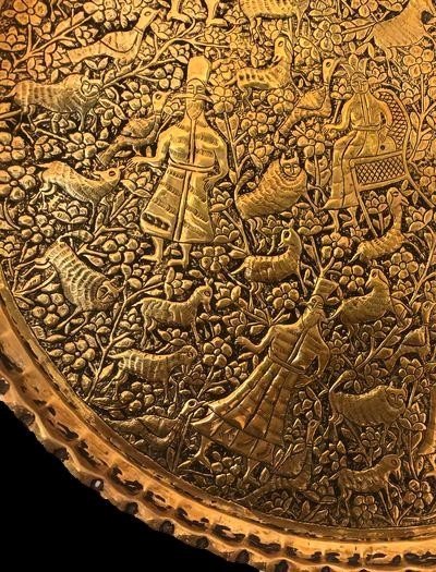 Old Kadjar Tea Tray In Chiseled Brass, Persia, Diameter 47 Cm, Sumptuous Persian Decor-photo-1