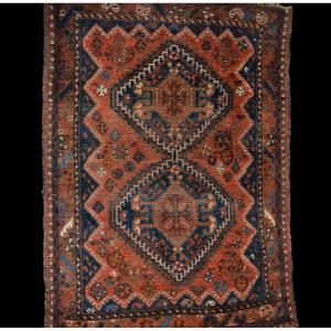 Tapis Gashghaï, laine sur laine nouée main, 115 x 152 cm, Iran, début du XXème en très bel état