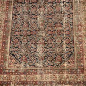 Old Ferahan, Rare 18th Century Fragment, 127 X 146 Cm, Hand-knotted Wool, Persia, Good Condition