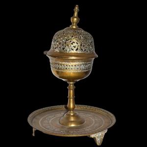 Brûle parfum Ottoman de Table en laiton ajouré et ciselé, fin du XIXème, début du XXème siècle
