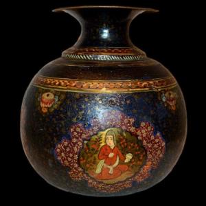 Vase, Indo-persian Lota Signed And Painted With Persian Miniatures, Kadjar Period, End Of The 19th Century