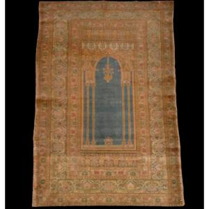 Tapis ancien de prière, splendeur Ottomane, 123 cm x 186 cm, Brousse ou Istanbul, XIXème siècle