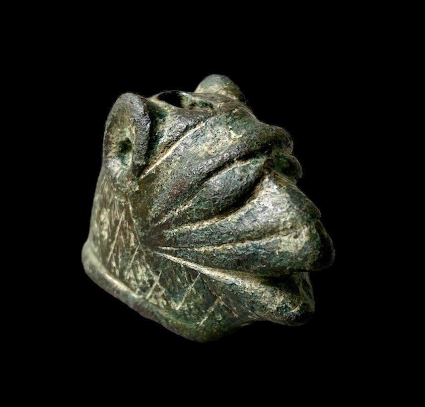 Medieval Bronze Dagger Gryphon Head Pommel 12th Century Ad