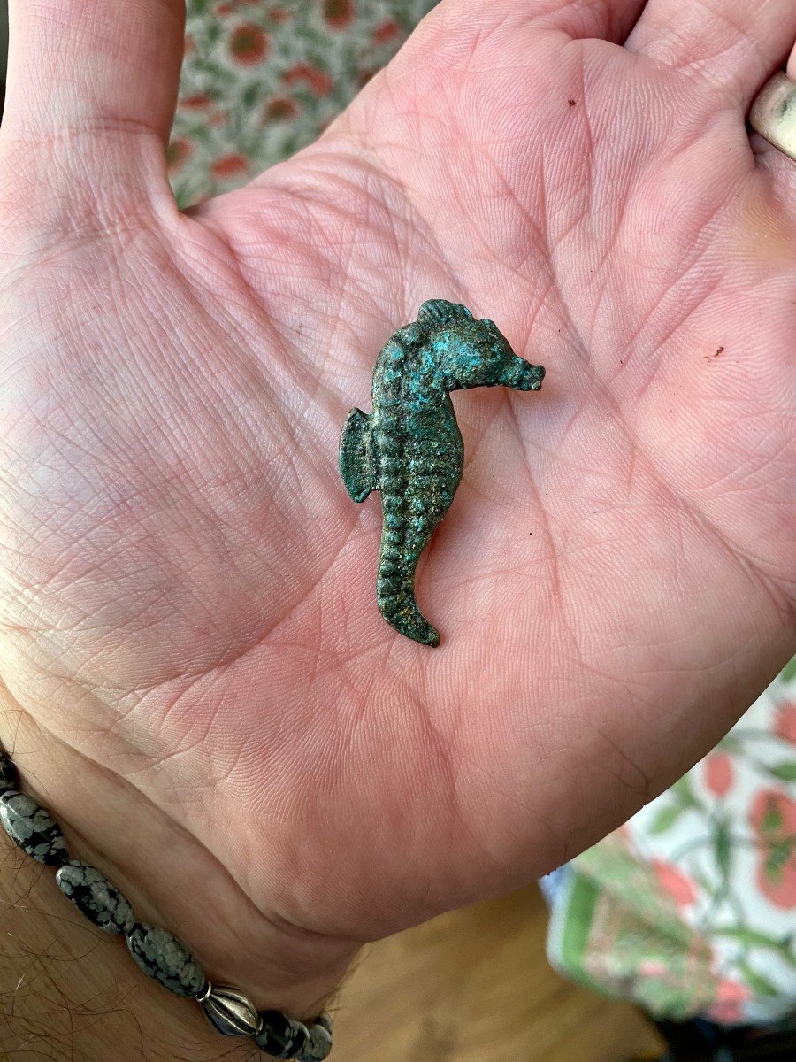 A Roman Fibula In Bronze Seahorse - Circa 0-200 Ad-photo-2