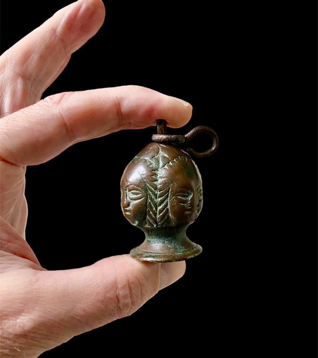 A 15th Century Sword Pommel With 4 Women's Faces-photo-2