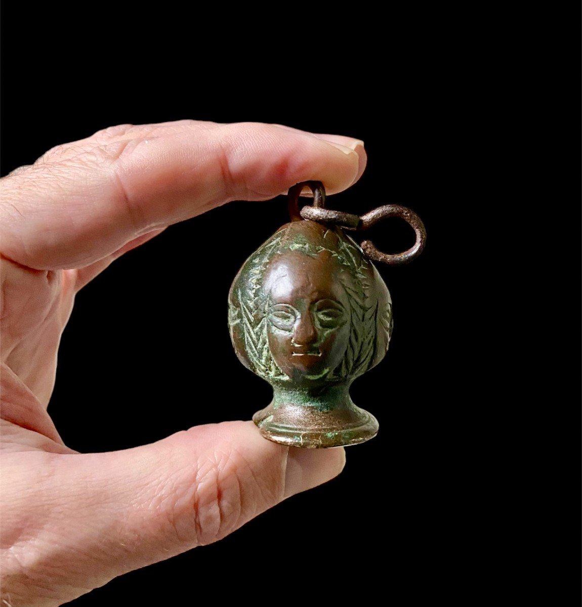 A 15th Century Sword Pommel With 4 Women's Faces-photo-3