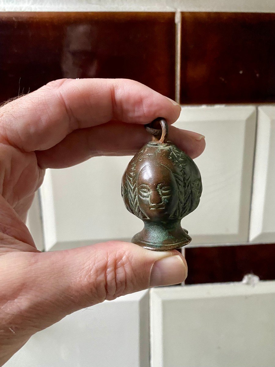 A 15th Century Sword Pommel With 4 Women's Faces-photo-4