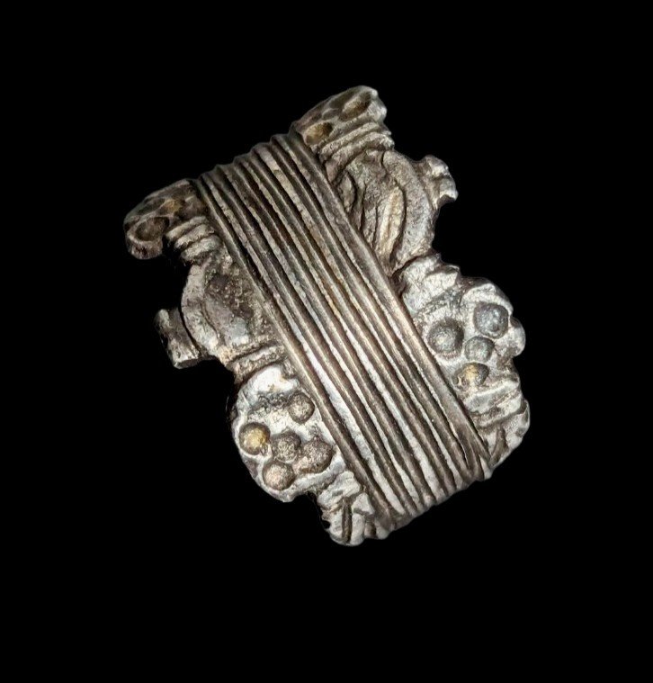 An Early Medieval Silver Friendship Ring Or Fede Ring With Clasped Hands, 14th Century-photo-4