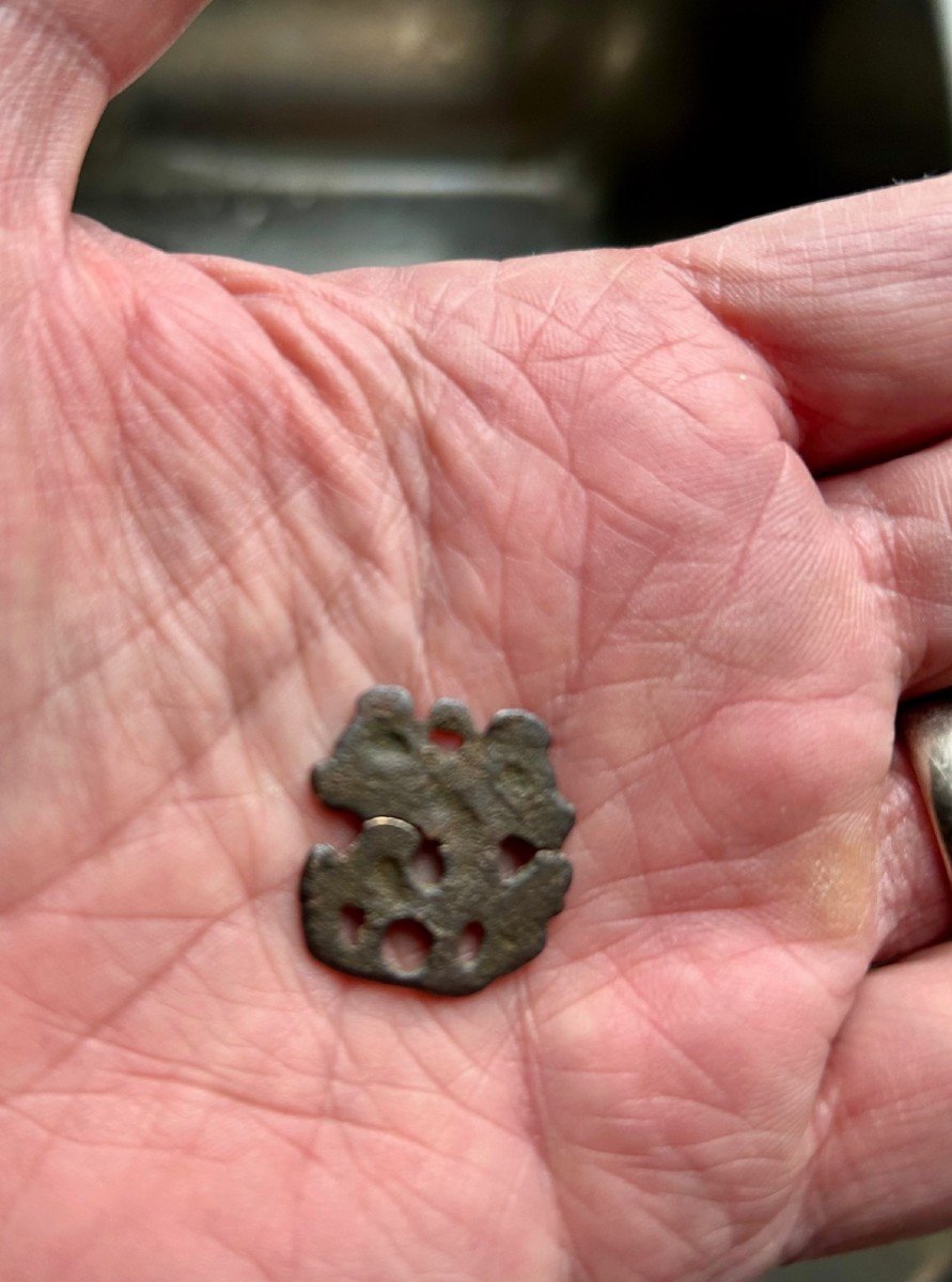 A Pendant With Dolphin-like Sea Creatures, 16th Century Or Earlier-photo-3