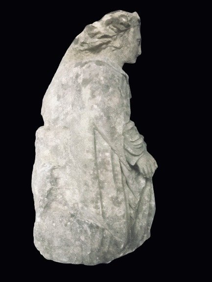 Late 15th Century, Medieval / Gothic Period, Carved Limestone Sculpture Of An Angel-photo-3