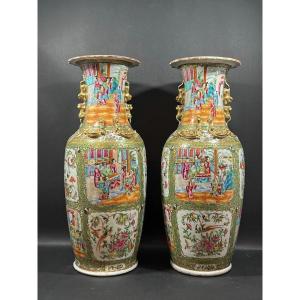 Paire De Grand Vases En Porcelaine Polychrome, Canton Période Guangxu 1875-1908 Rose Medaillon