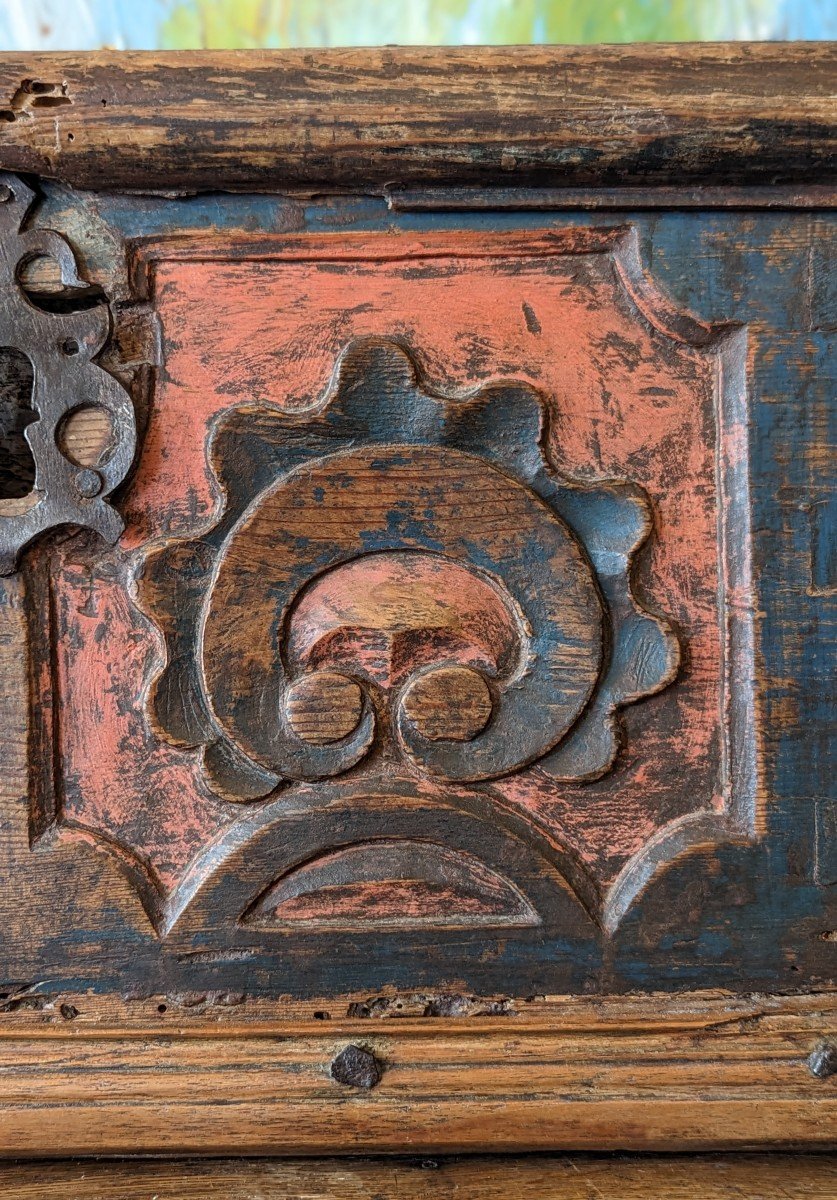 Seventeenth Century Polychrome Wooden Chest-photo-3