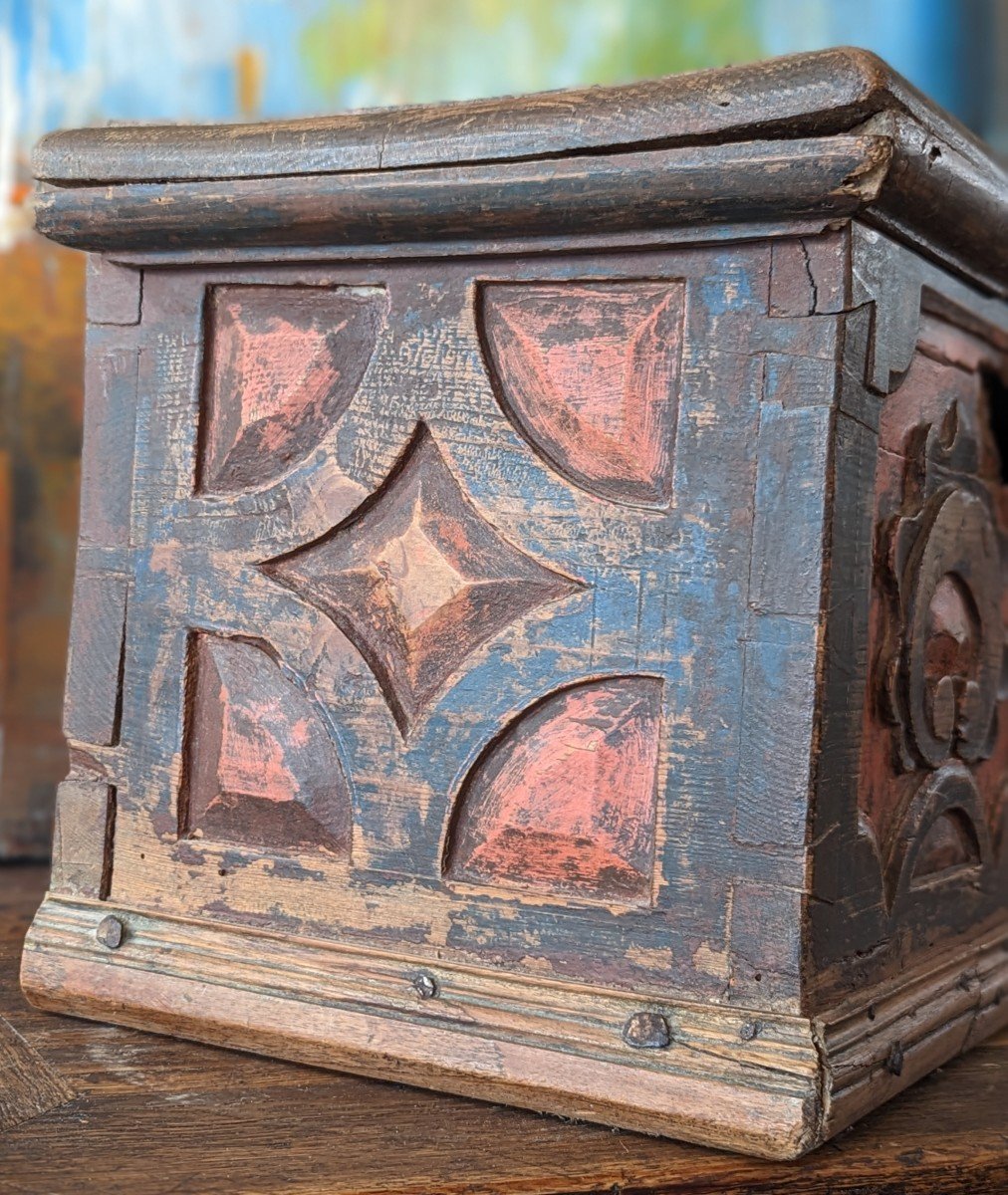 Seventeenth Century Polychrome Wooden Chest-photo-1