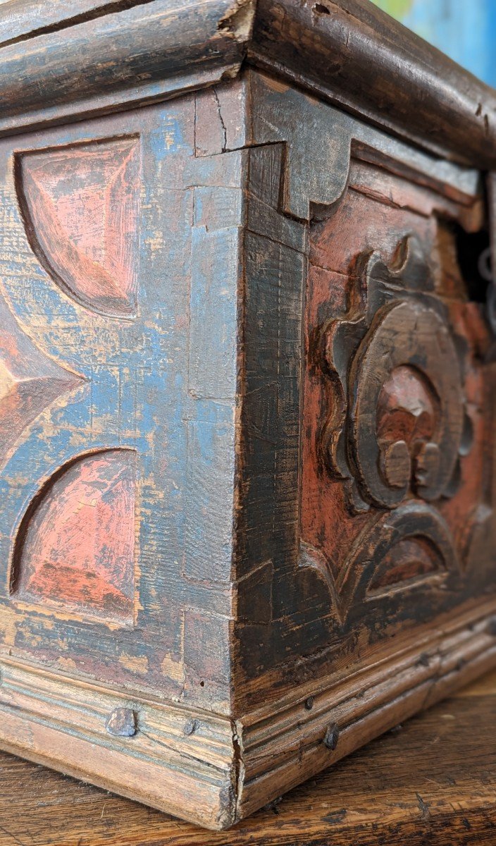 Seventeenth Century Polychrome Wooden Chest-photo-2