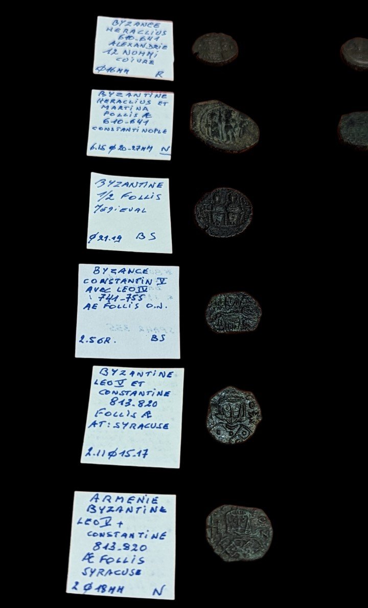 Collection Of 12 Byzantine Coins - Bronze - Middle Ages -ex Col. Sand - Numismatics-photo-2