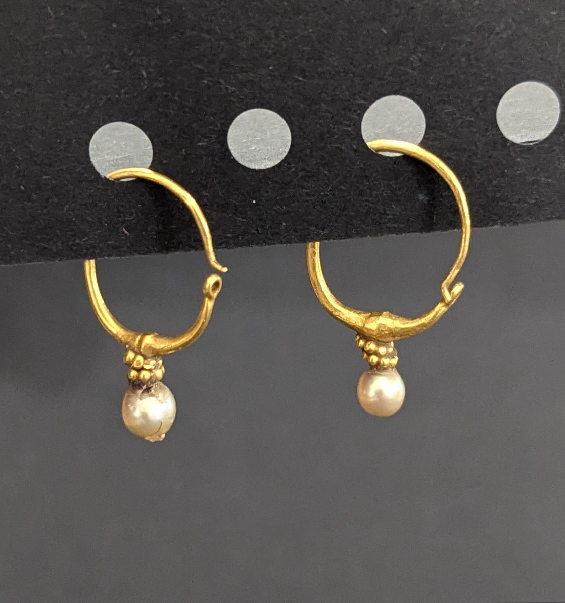 Pair Of Roman Gold Earrings With Pearls - Antique