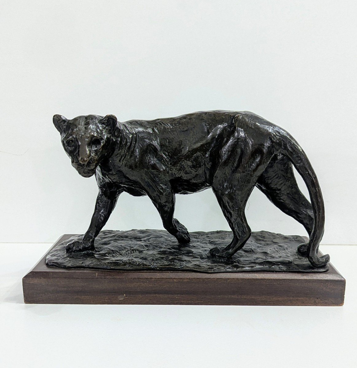 Bronze De Roger Godchaux - Lionne Se Tournant – Cire Perdue – Fonte Susse  Frères