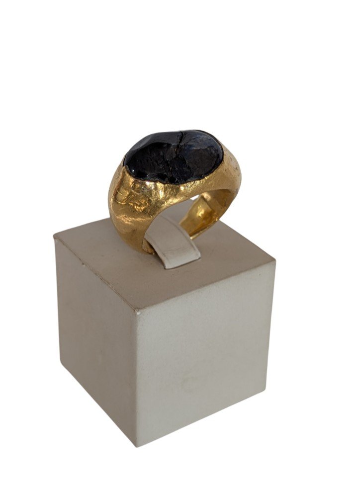 Gold Ring With An Inlaid Stone – Greek Work From Italy – 2nd-1st Century Bce-photo-2