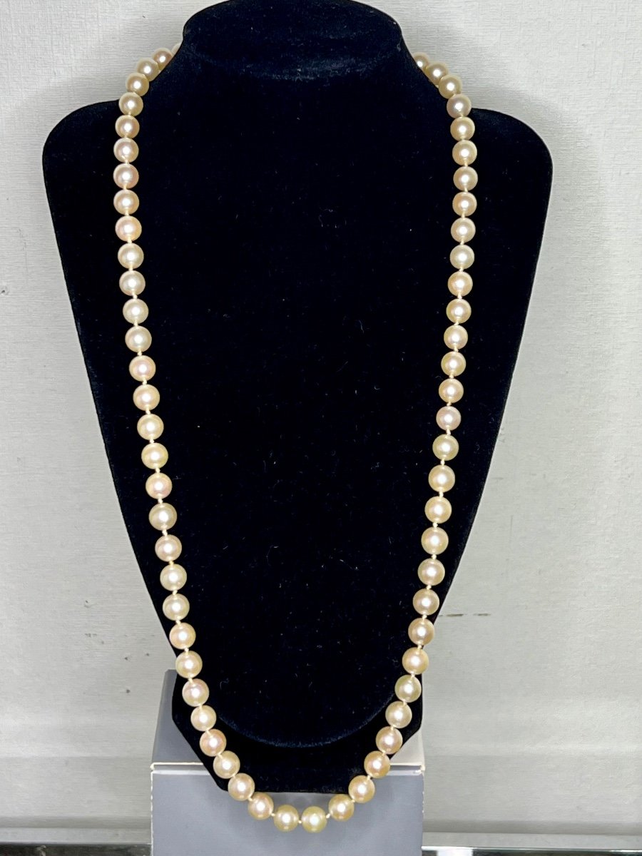 Necklace 70 White Akoya Cultured Pearls 18k Gold Clasp 8 Diamonds 67 Cm