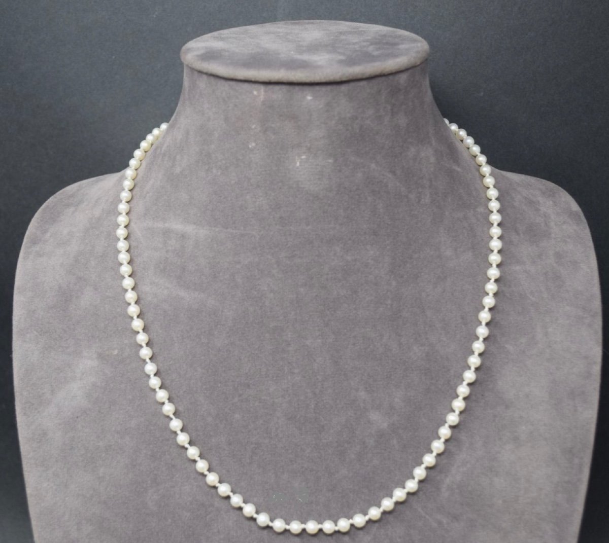 Necklace 92 Cultured Pearls 18k Gold Clasp 53cm