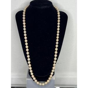 Superbe Collier 70 Perles De Culture Blanches Akoya Fermoir Or 18 K 8 Diamants 67 Cm