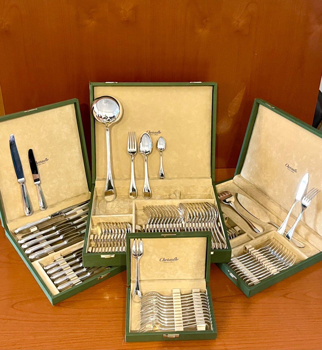 Christofle Perles 99 Piece Cutlery Set New Condition 12 People