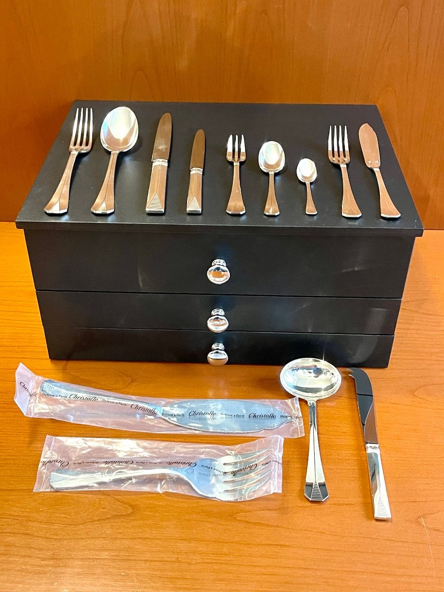 Christofle Atlantide, 100-piece Cutlery Set, Excellent Condition, With Silverware.