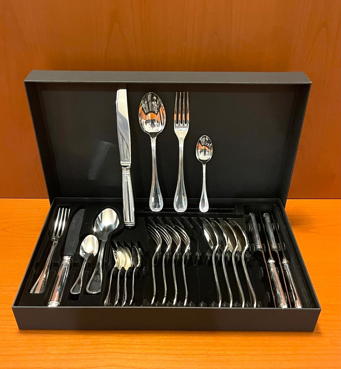 Christofle Malmaison 24 Piece Cutlery Set For 6 People, Very Good Condition -photo-2