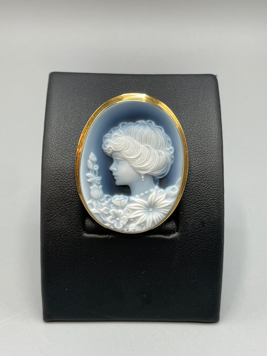 Pendant, Blue Agate Camé Brooch