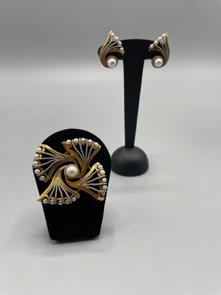 Set Consisting Of A Brooch And A Pair Of Gold And Pearl Earrings-photo-2