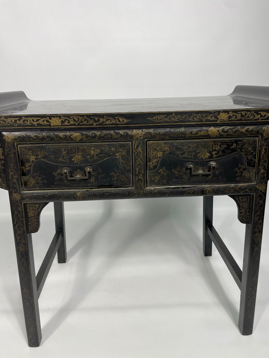 Japanese Lacquered Console -photo-1