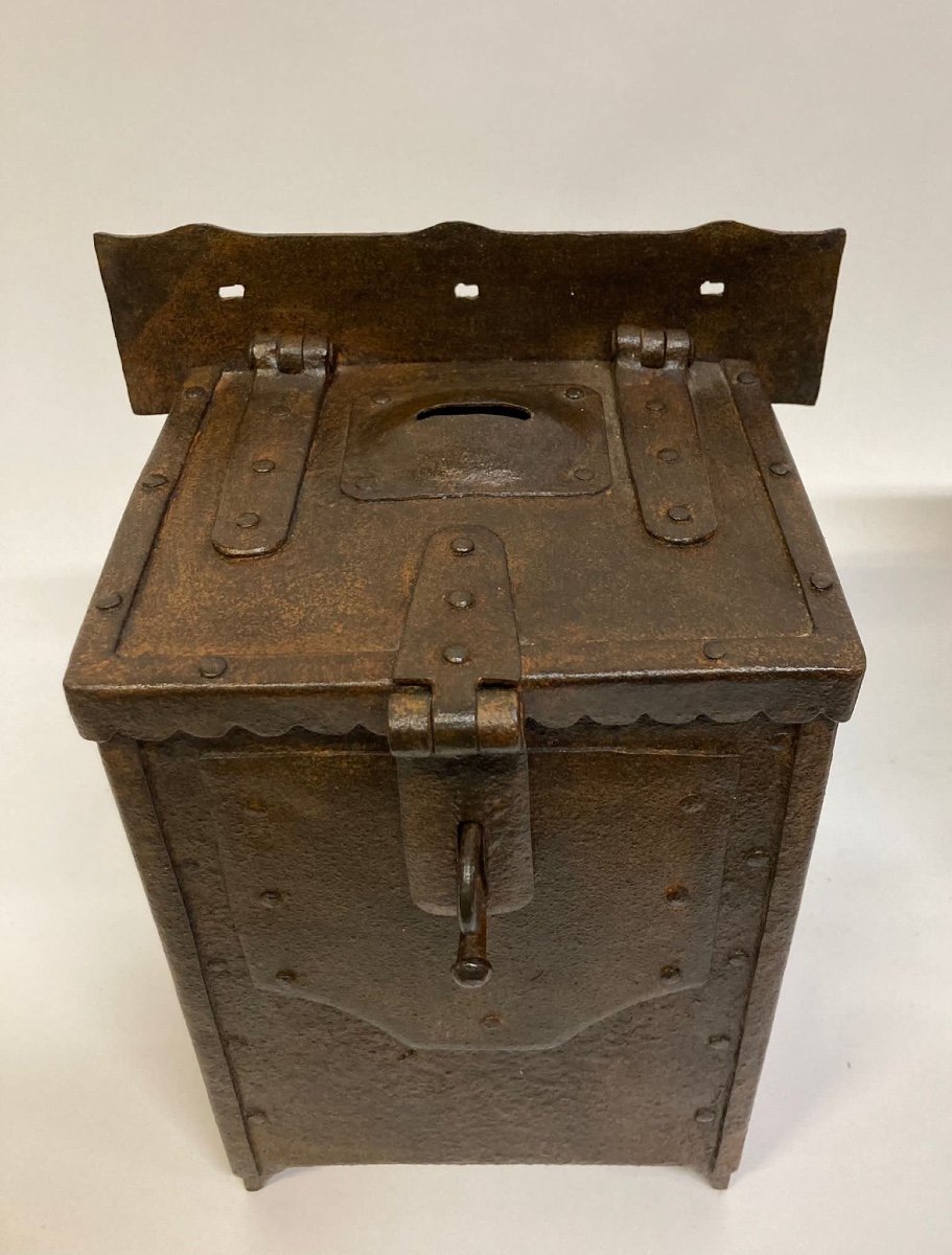Pair Of 18th Century Offering Box