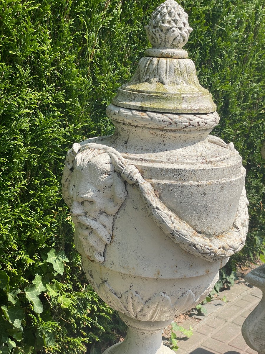 Important Pair Of Louis XVI Style Cast Iron Vase-photo-4