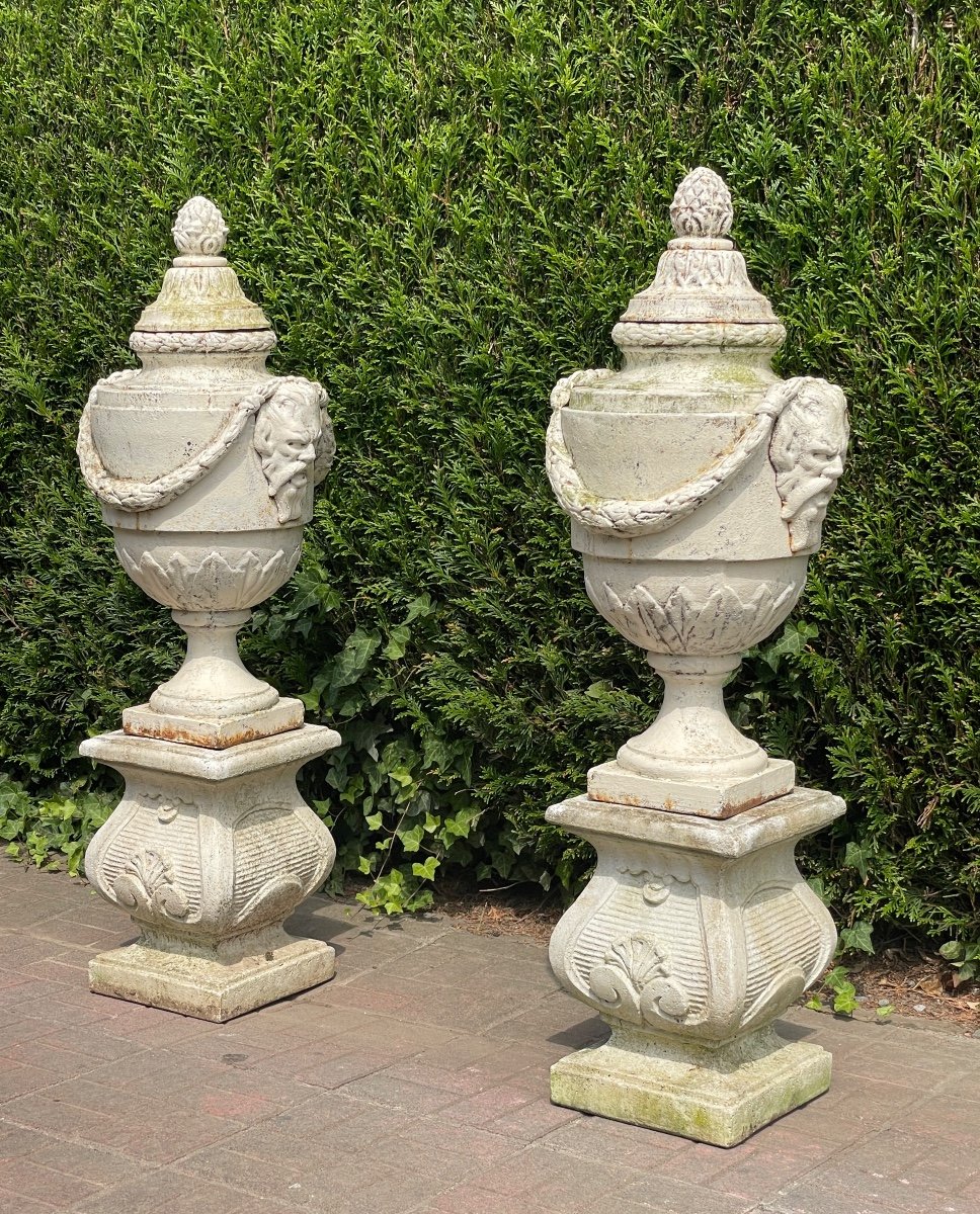 Important Pair Of Louis XVI Style Cast Iron Vase-photo-4