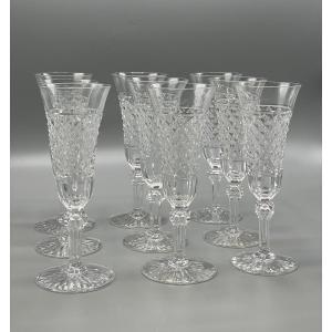 9 Crystal Champagne Flutes