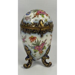 Boîte « œuf » En Porcelaine Peinte Manufacture De Meissen