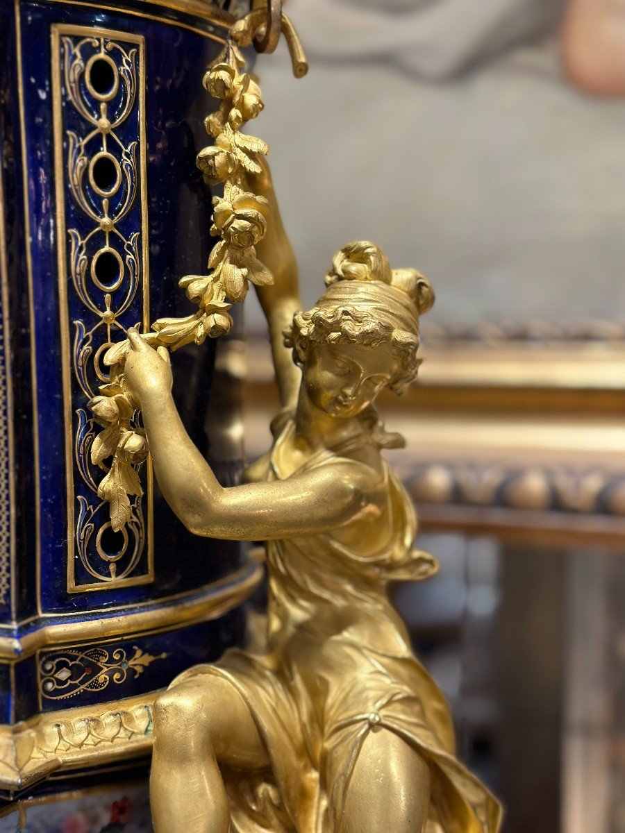 Important Clocksetannular Clock In Sevres Porcelain And Gilt Bronze 19th Century-photo-4