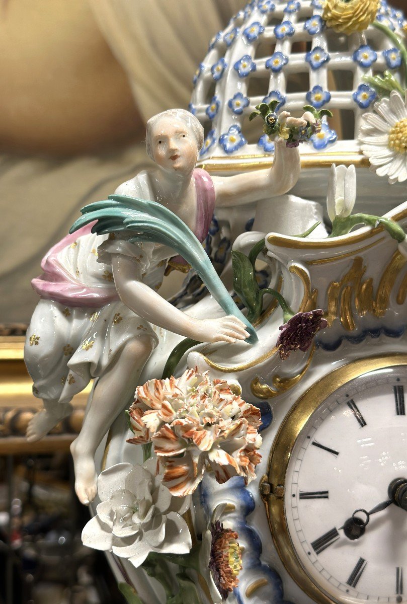 Magnifique Pendule En Porcelaine De Meissen Du XVIIIe Siècle-photo-1