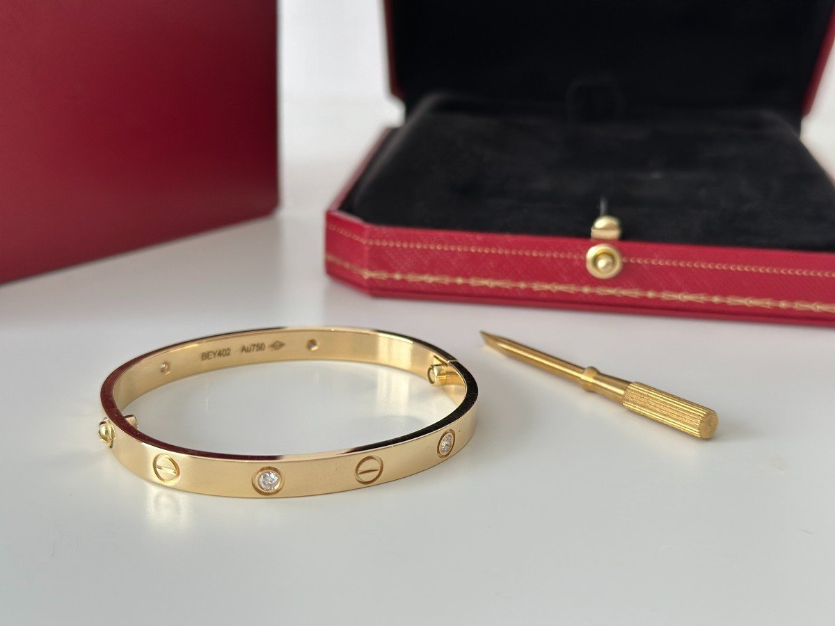 Cartier Love Bracelet En Or Jaune 18k Avec 4 Diamants NOUVEAU-photo-3