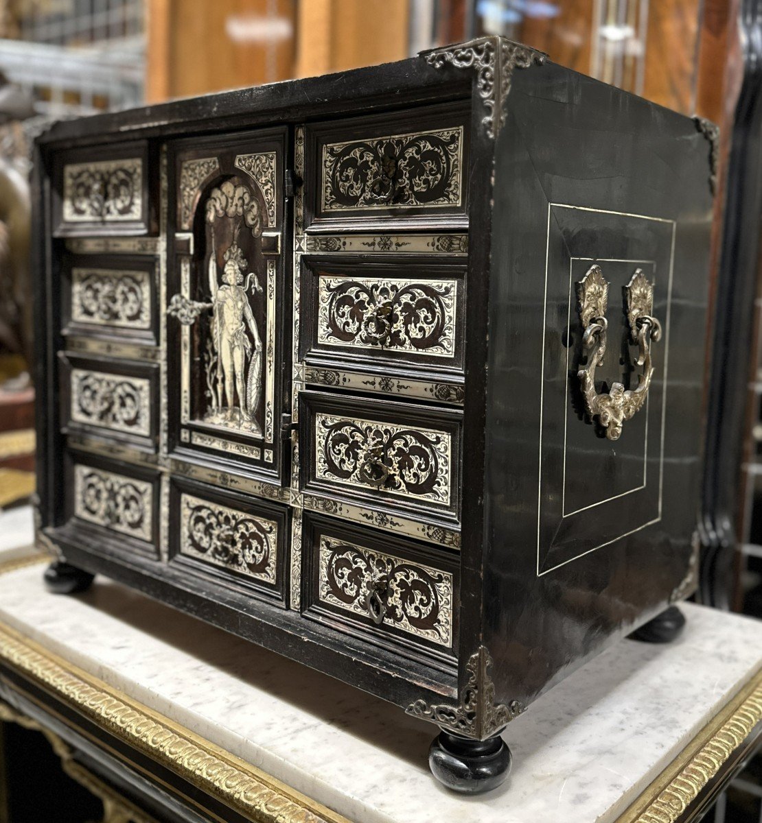 18th Century Italian Cabinet In Ebony And Ivory Marquetry-photo-3