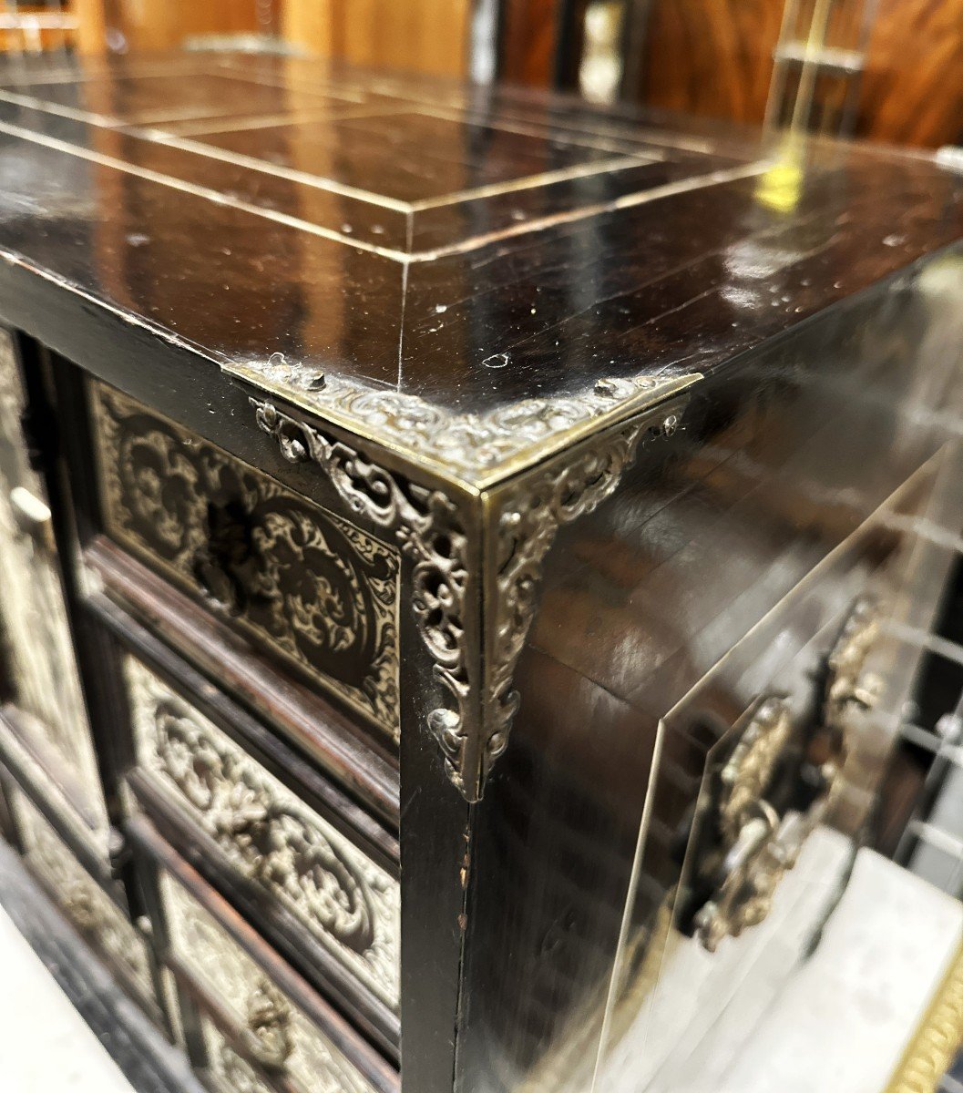 18th Century Italian Cabinet In Ebony And Ivory Marquetry-photo-3