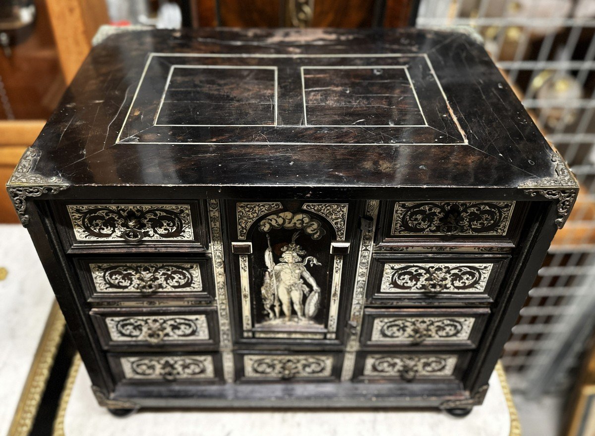 18th Century Italian Cabinet In Ebony And Ivory Marquetry-photo-6