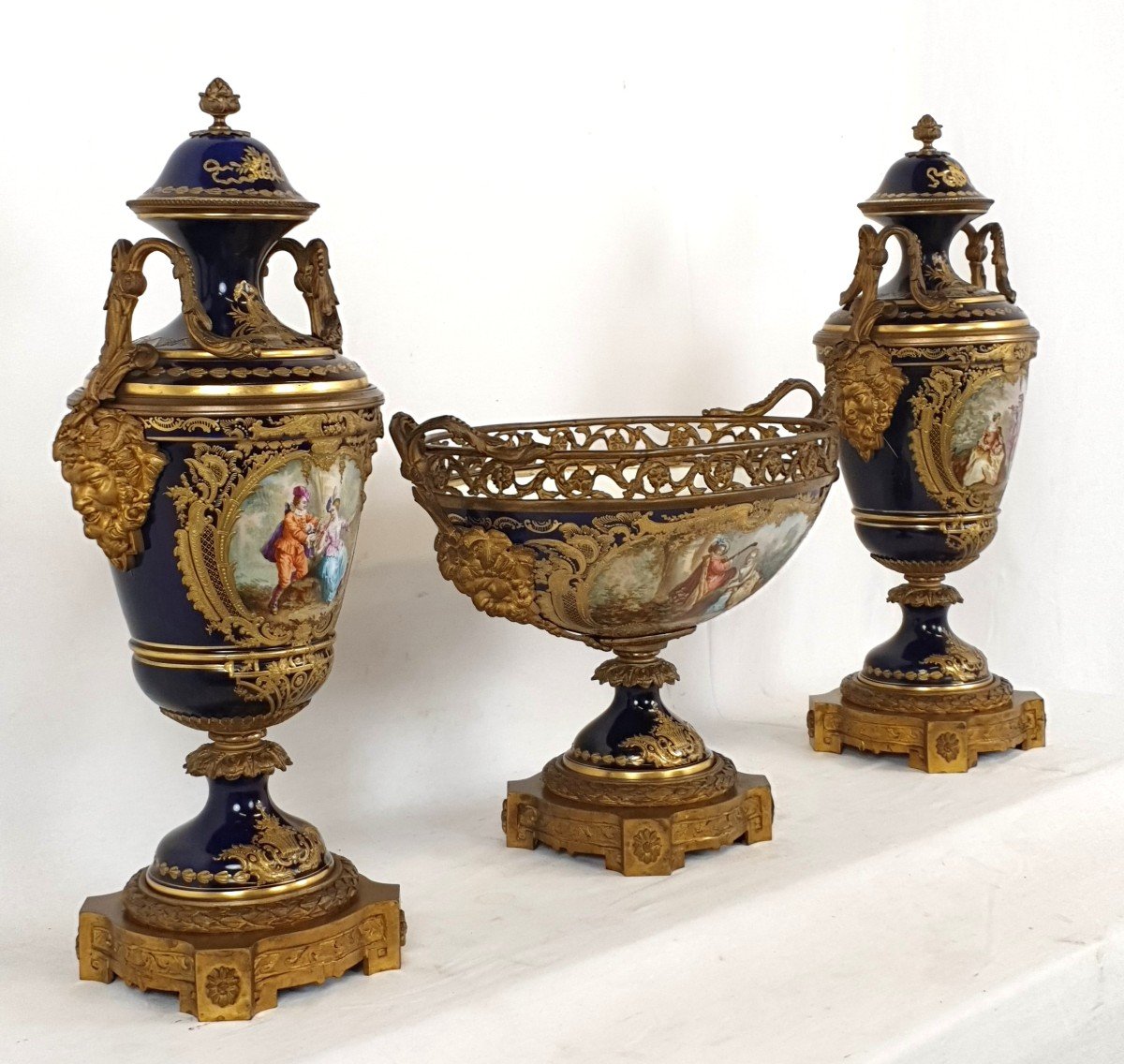 Exceptionnel Garniture En Sevres Porcelaine Bronze Dore 19eme Siecle-photo-2