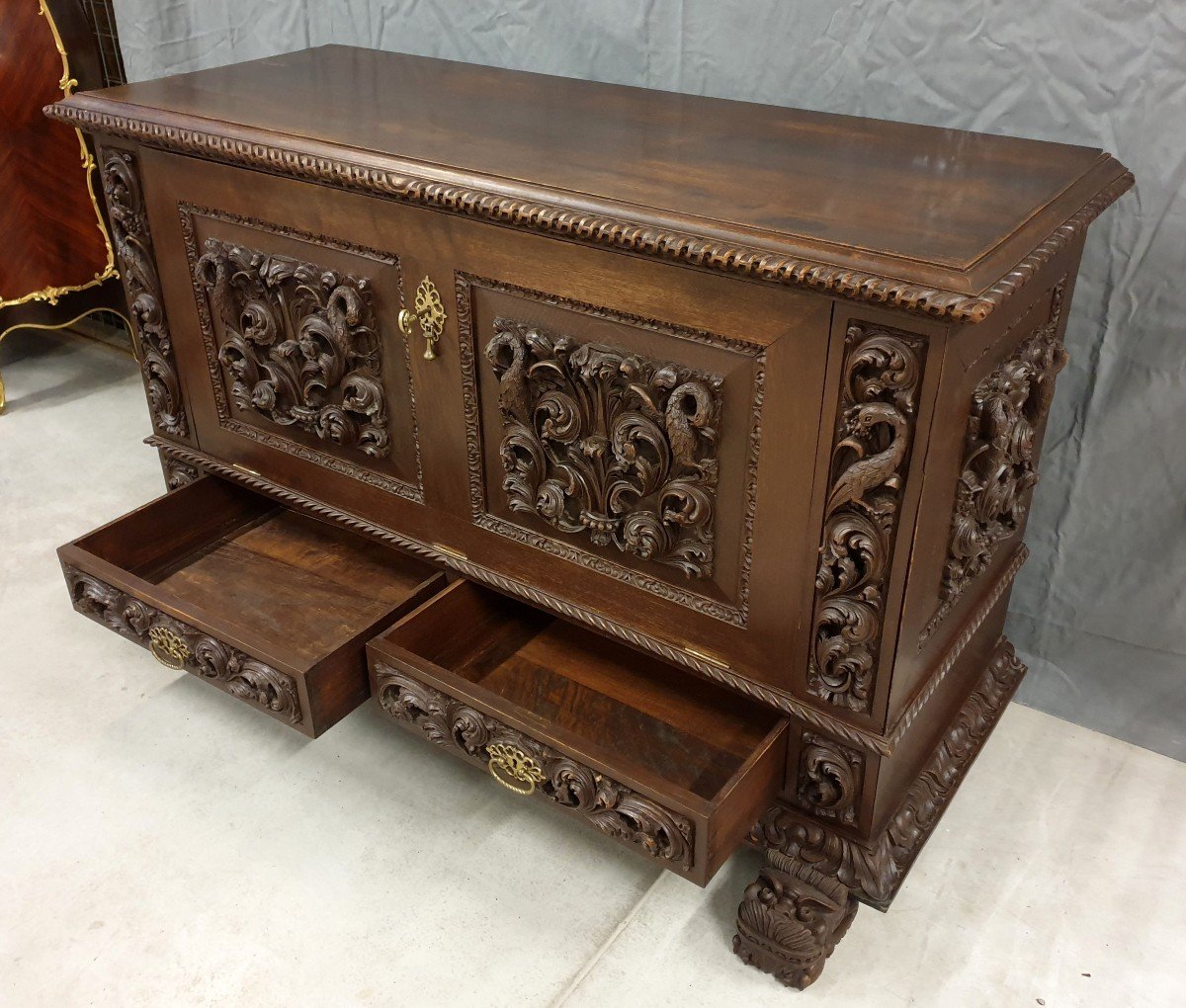 19th Century Neorenesance Carved Chest-photo-2